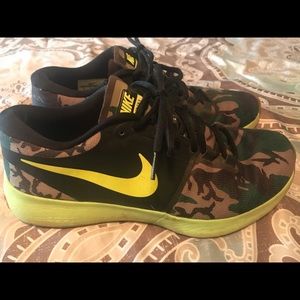 Men’s size 9.5 Nike shoes